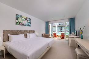 The Briza Beach Resort Khaolak