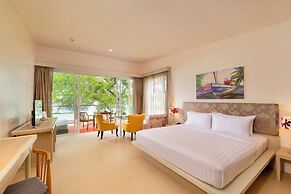 The Briza Beach Resort Khaolak