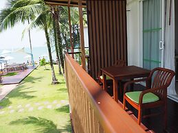 The Briza Beach Resort Khaolak