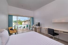 The Briza Beach Resort Khaolak