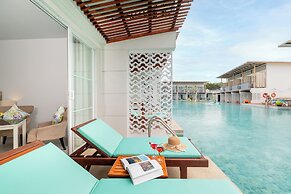 The Briza Beach Resort Khaolak