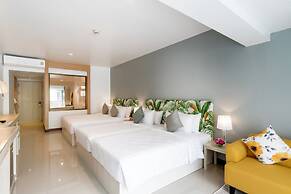 The Briza Beach Resort Khaolak