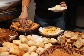 Hotel Adrianópolis All Suites