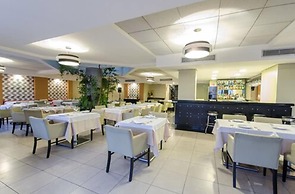 Hotel Adrianópolis All Suites