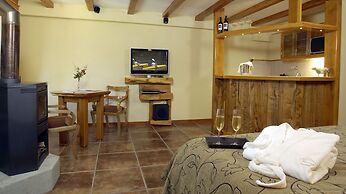 Charming Luxury Lodge & Private Spa