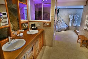 Charming Luxury Lodge & Private Spa