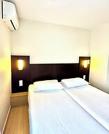 Brit Hotel Essentiel Reims Taissy