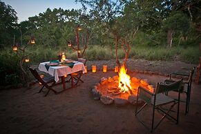 Rhino River Lodge