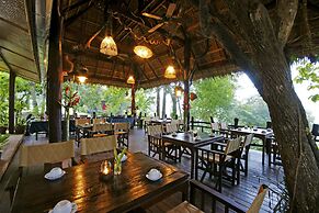 Hintok River Camp at Hellfire Pass