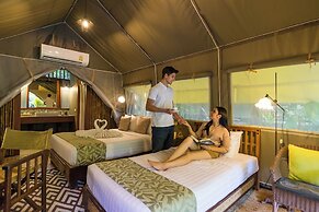 Hintok River Camp at Hellfire Pass