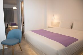 Markakis Studios Fira