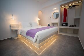 Markakis Studios Fira