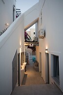 Markakis Studios Fira