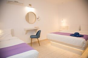 Markakis Studios Fira