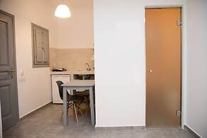 Markakis Studios Fira