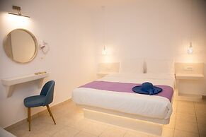 Markakis Studios Fira