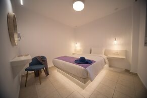 Markakis Studios Fira