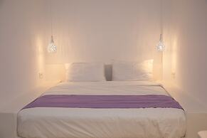 Markakis Studios Fira