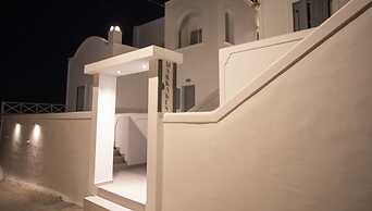 Markakis Studios Fira