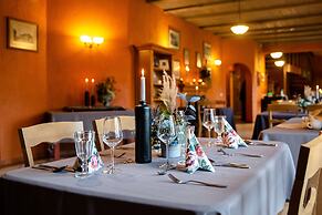 Karlamuiza Country Hotel