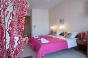 Athena Apartments & Studios