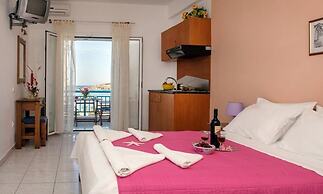 Athena Apartments & Studios