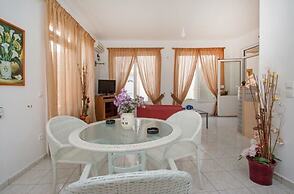 Athena Apartments & Studios