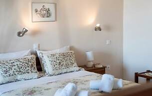 Athena Apartments & Studios