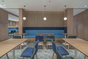 Holiday Inn Express Shanghai Jinqiao Central by IHG