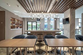 Holiday Inn Express Shanghai Jinqiao Central by IHG