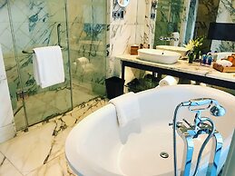 Hotel Indigo Shanghai on The Bund by IHG