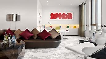 Hotel Indigo Shanghai on The Bund by IHG