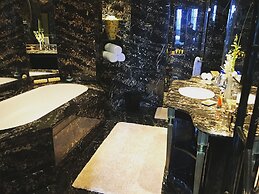 Hotel Indigo Shanghai on The Bund by IHG