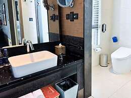 Hotel Indigo Shanghai on The Bund by IHG