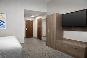 Holiday Inn Express & Suites Alexandria - Fort Belvoir by IHG