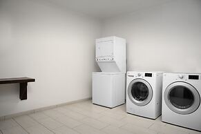 Holiday Inn Express & Suites Alexandria - Fort Belvoir by IHG