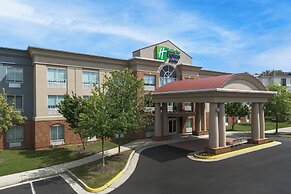 Holiday Inn Express & Suites Alexandria - Fort Belvoir by IHG