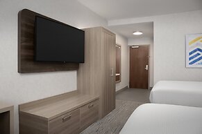 Holiday Inn Express & Suites Alexandria - Fort Belvoir by IHG