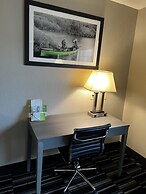 La Quinta Inn & Suites by Wyndham Ada