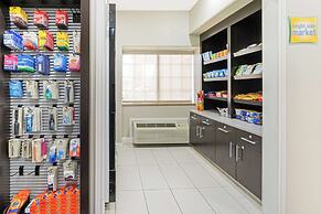 La Quinta Inn & Suites by Wyndham Ada