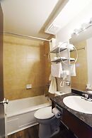 Econo Lodge Inn & Suites