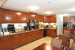 Econo Lodge Inn & Suites