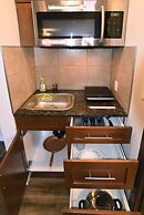 Econo Lodge Inn & Suites