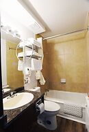 Econo Lodge Inn & Suites