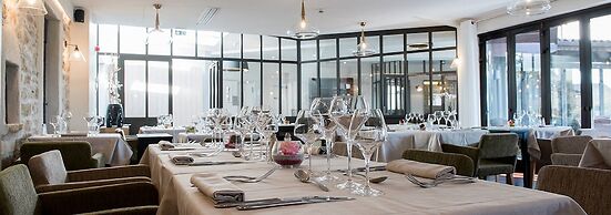 Logis Hôtel Tante Yvonne & son Restaurant semi-gastronomique Lyon Nord