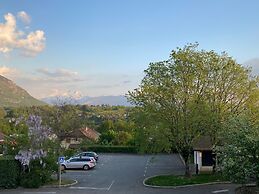 Logis Hôtel Annecy Nord / Argonay