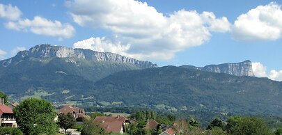 Logis Hôtel Annecy Nord / Argonay