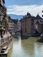 Logis Hôtel Annecy Nord / Argonay