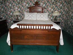 West Ridge Bed and Breakfast