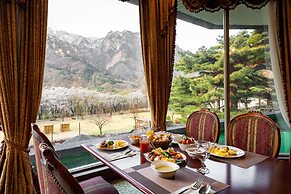 Kensington Hotel Seorak